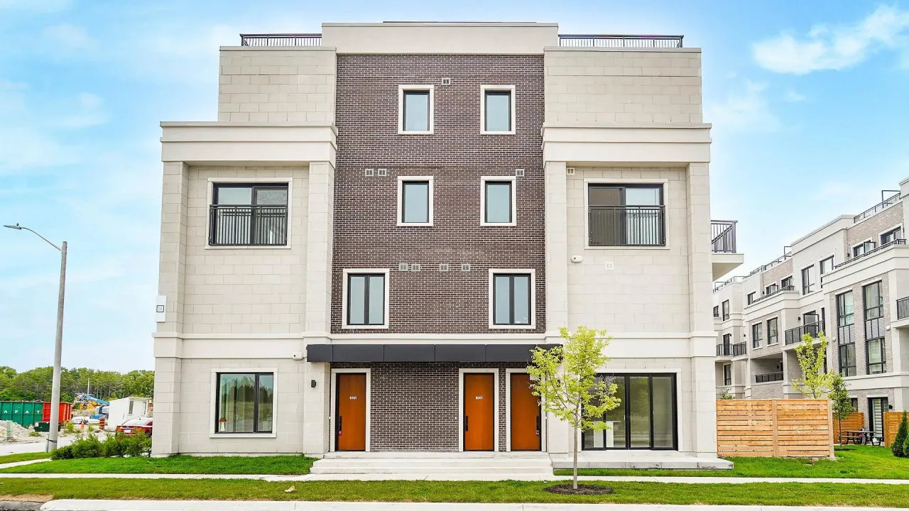 The Hill on Bayview exterior