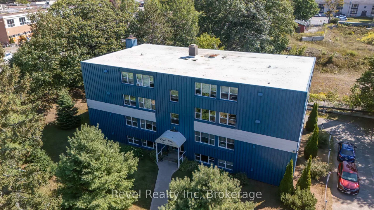 ROYAL OAKS CONDOMINIUMS exterior