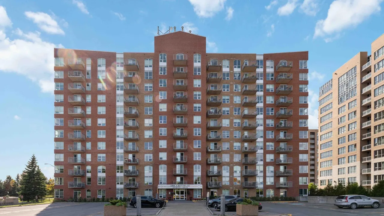 The Crystelle exterior