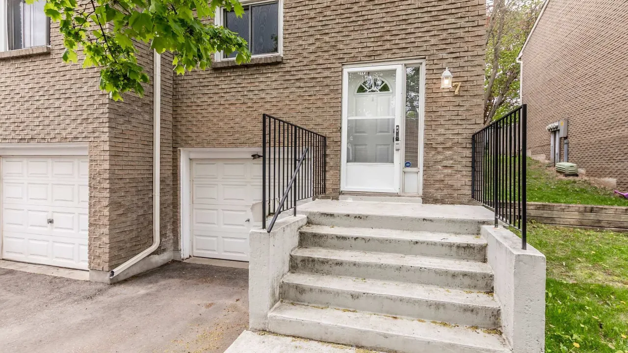 121 Morgan Village exterior