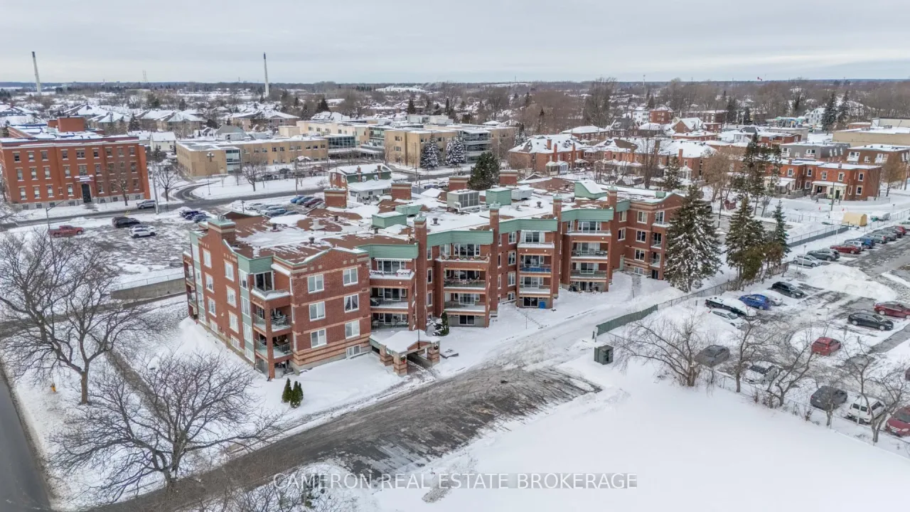STORMONT CONDOMINIUM CORPORATION NO. 3 exterior