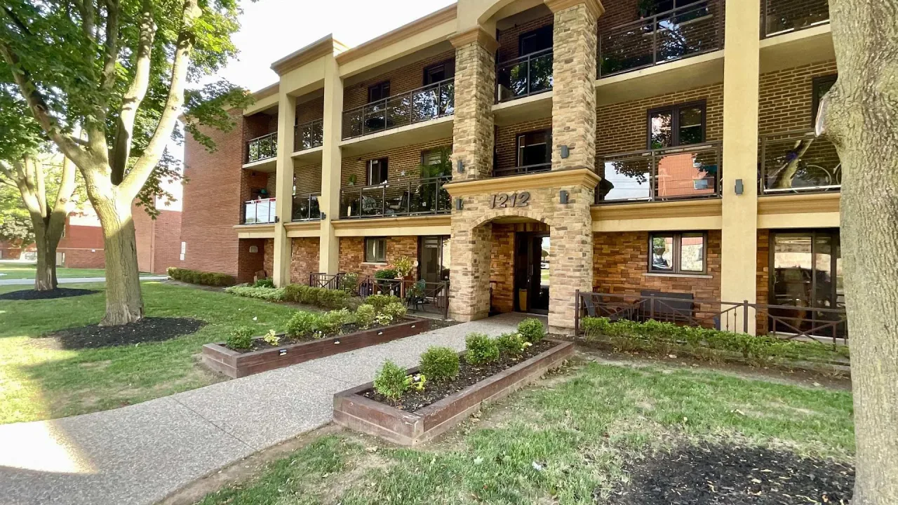 1212 Fennell Avenue East Condos exterior