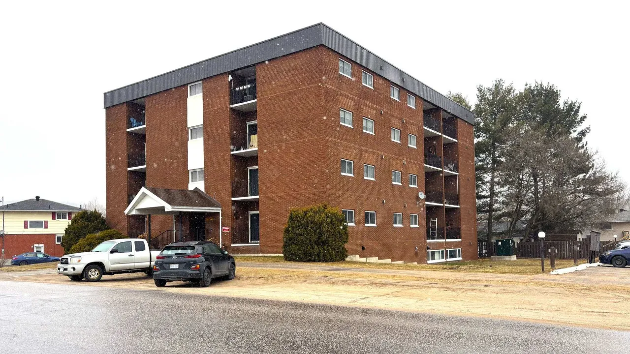 PEPPERLAND COURT exterior