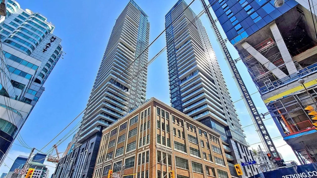 King Blue Condo exterior