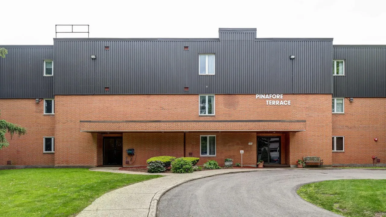 Pinafore Terrace exterior