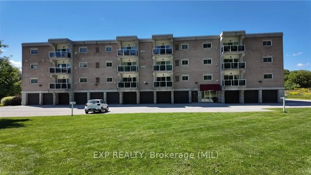 Bruce Standard Condominium Corporation no. 18 exterior