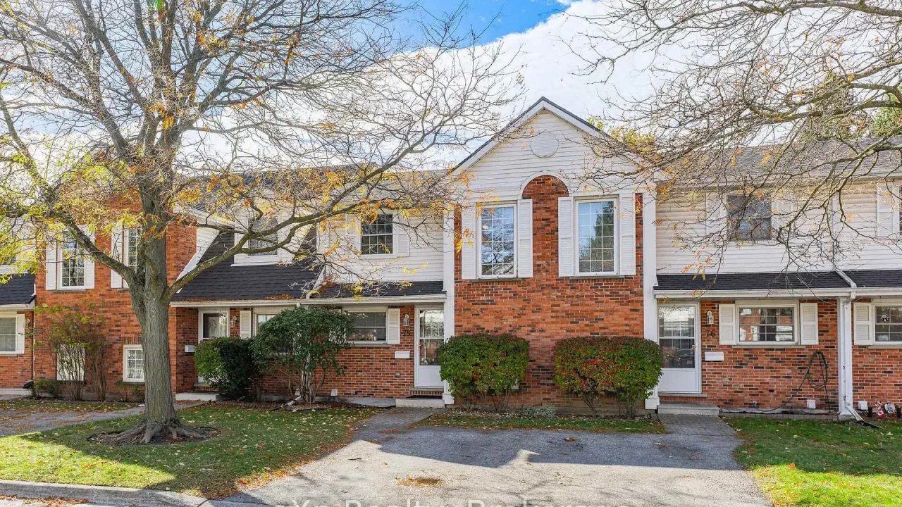 Victoria Hollow exterior