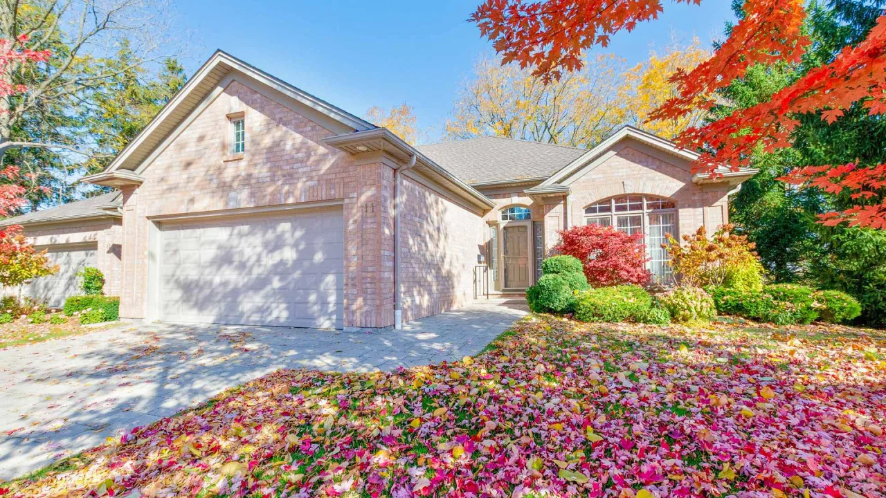 Villa Ridge at Richmond Hill exterior