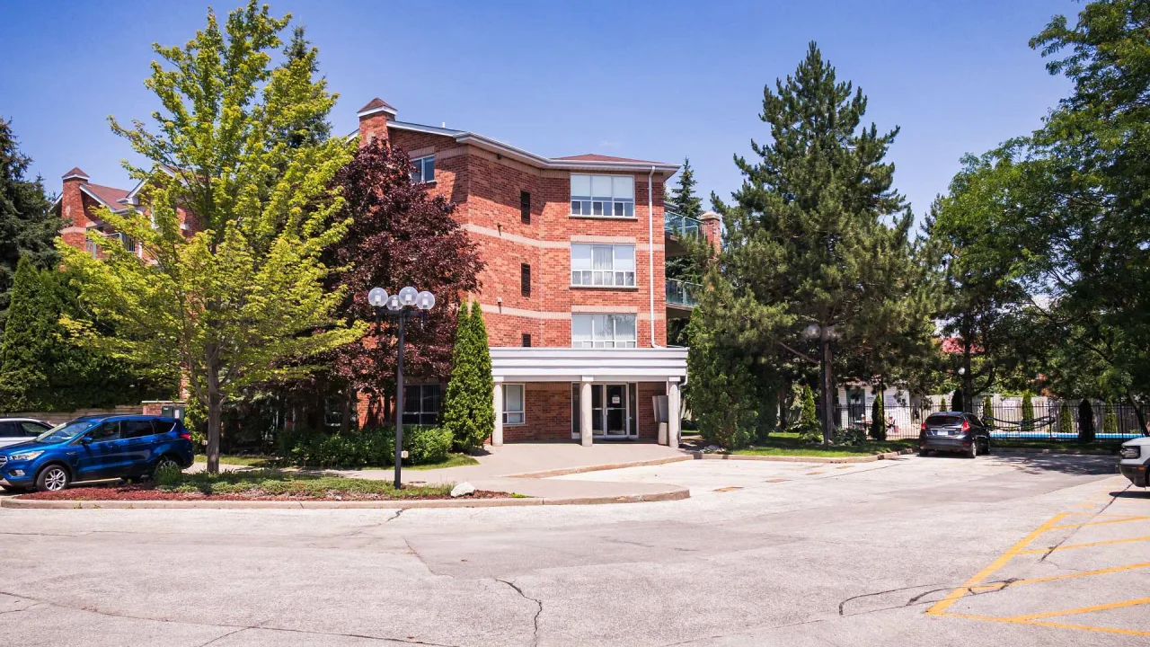 Birchglen Apartments exterior