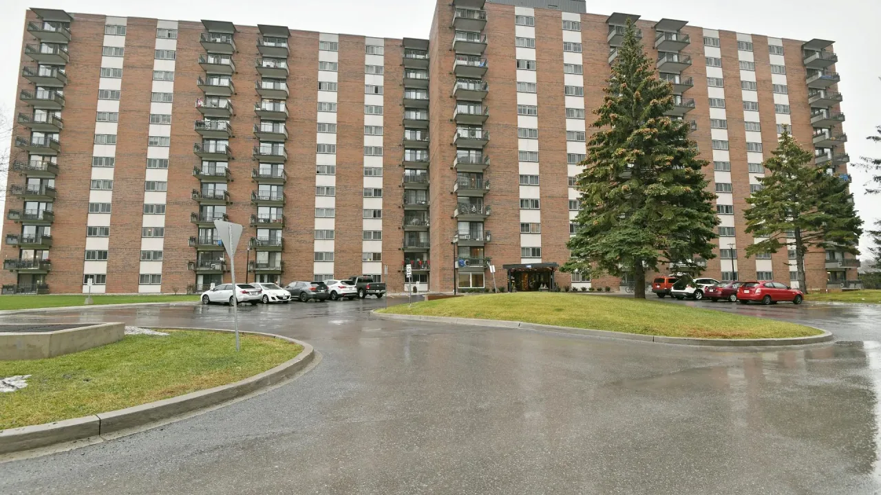 Manor Garden Condominiums exterior