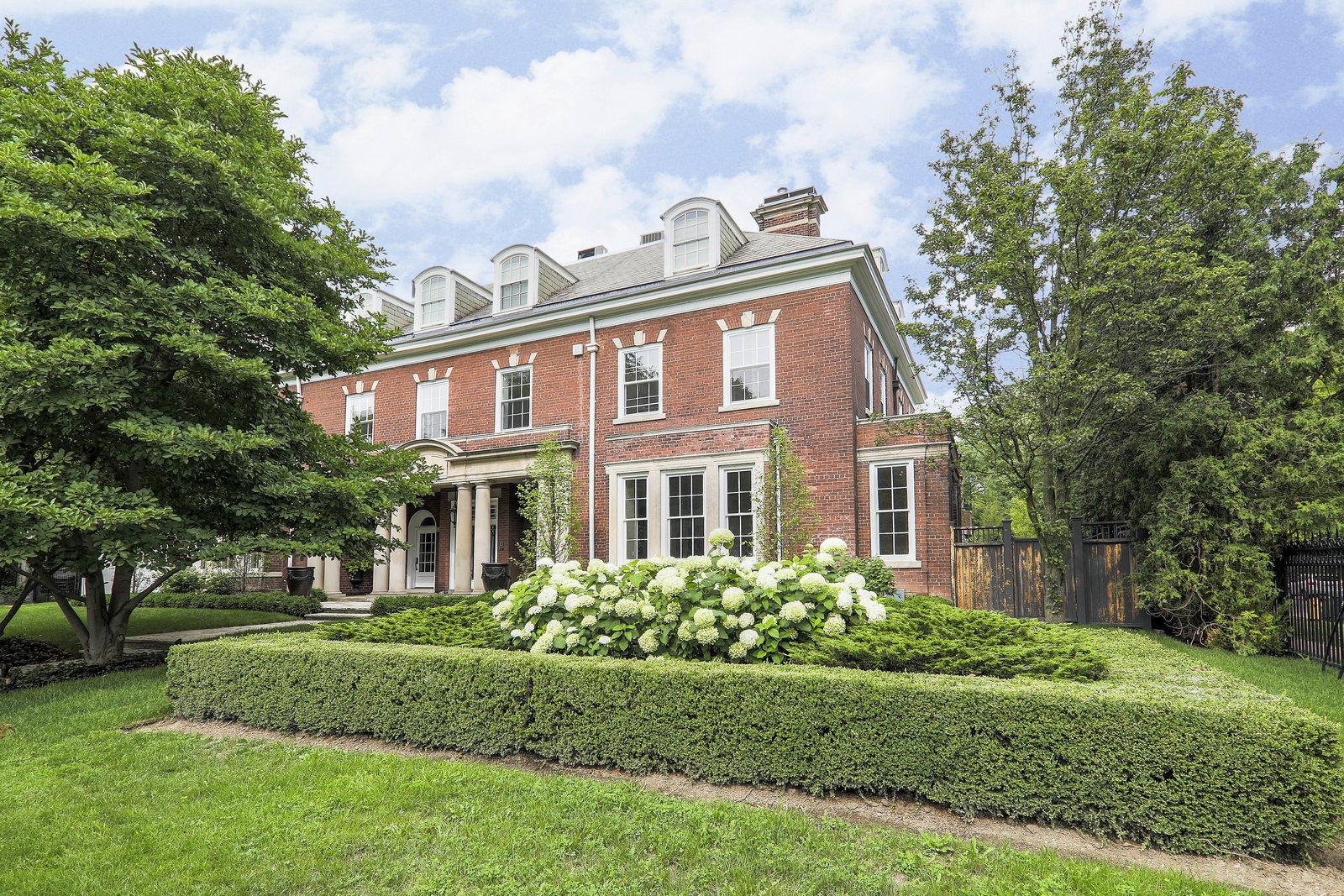 1 Chestnut Park Road exterior