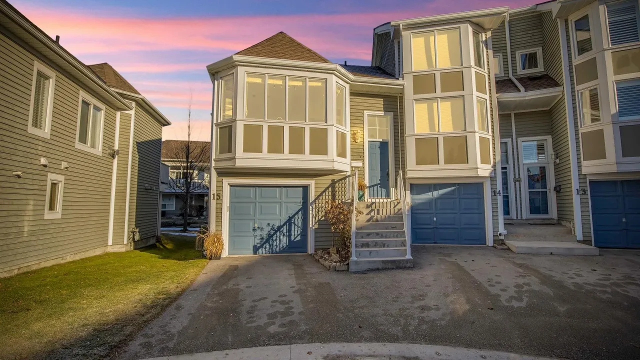 CRANBERRY/GEORGIAN BAY exterior