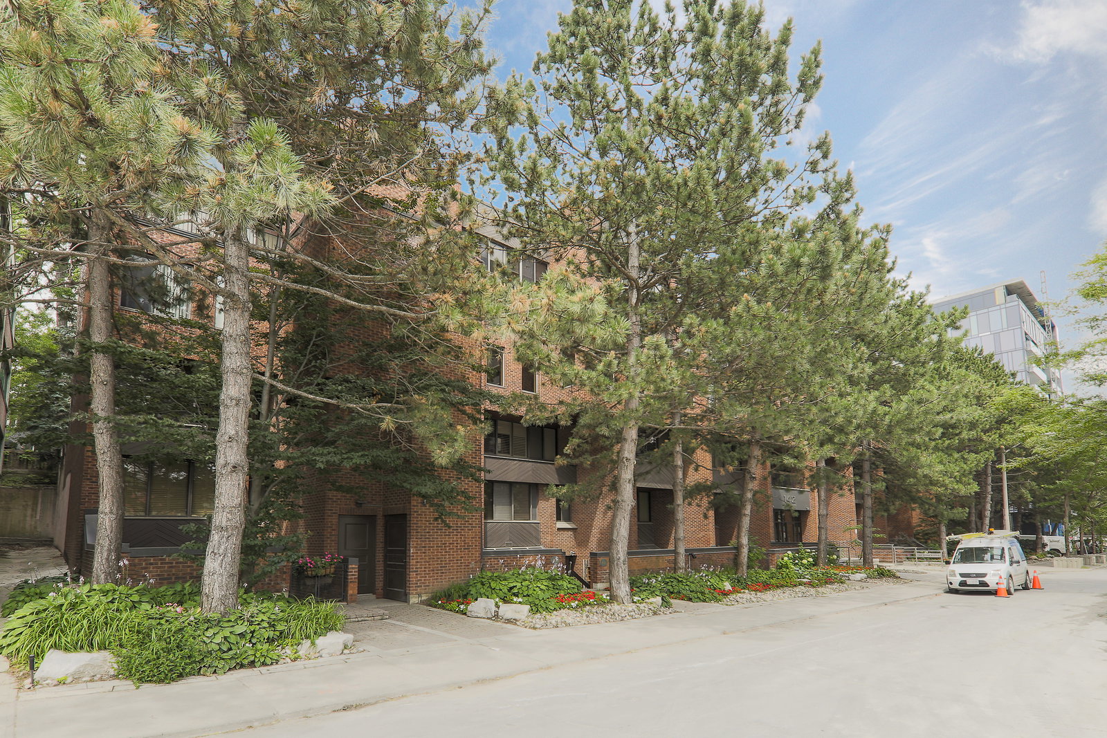 142 Pears Avenue Condos exterior