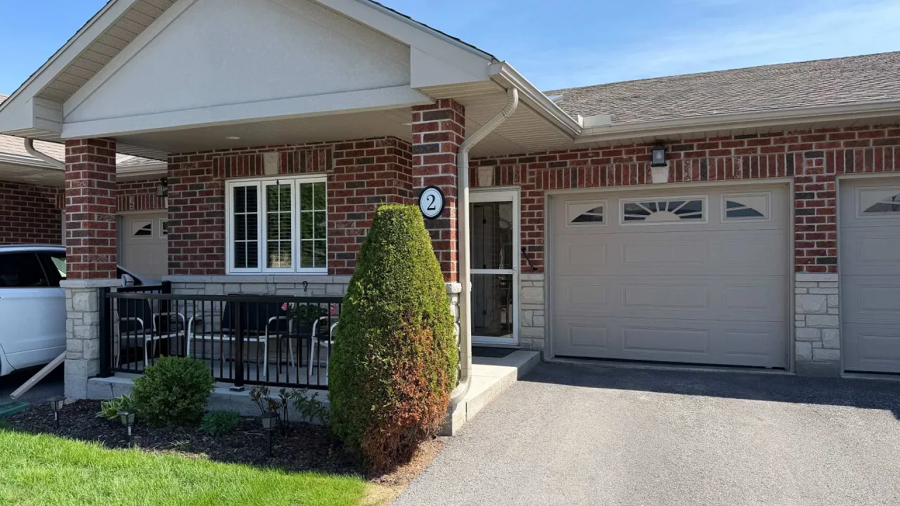 Quinte Gardens Condominium exterior
