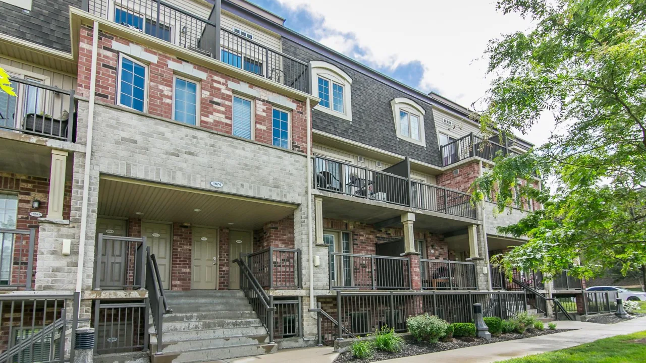Huron Landing condo building exterior