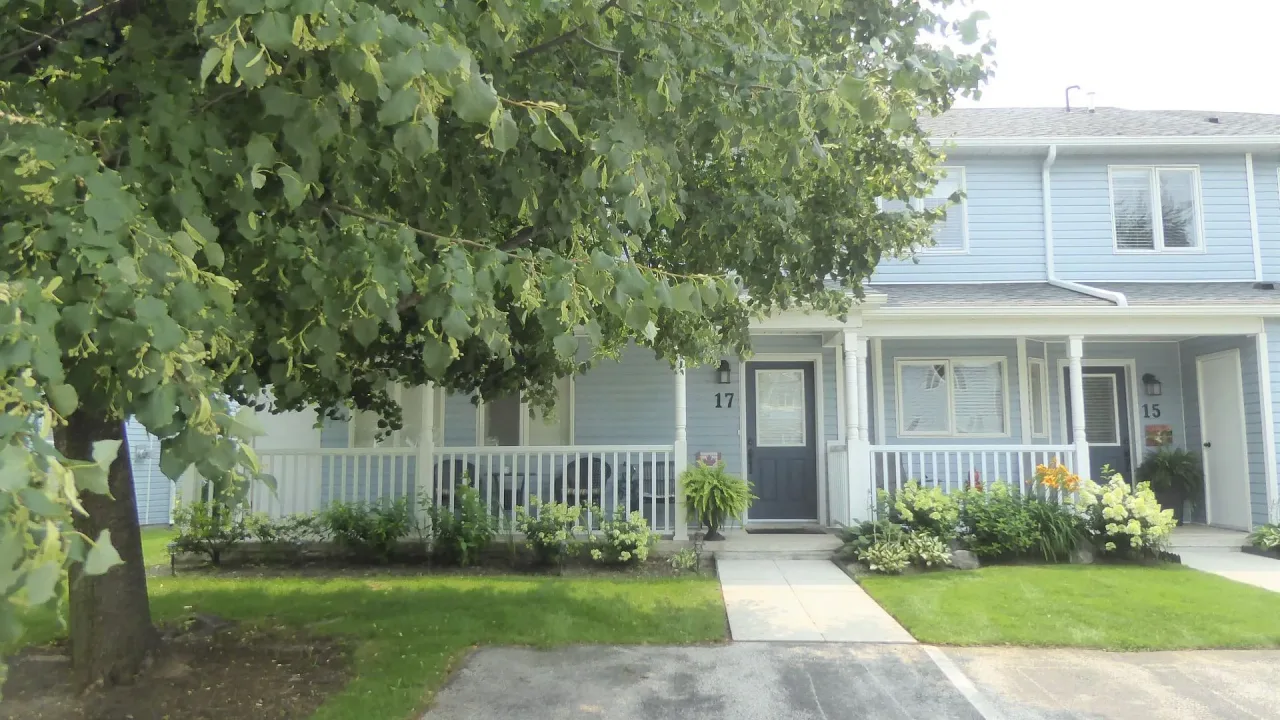 Cranberry Links exterior