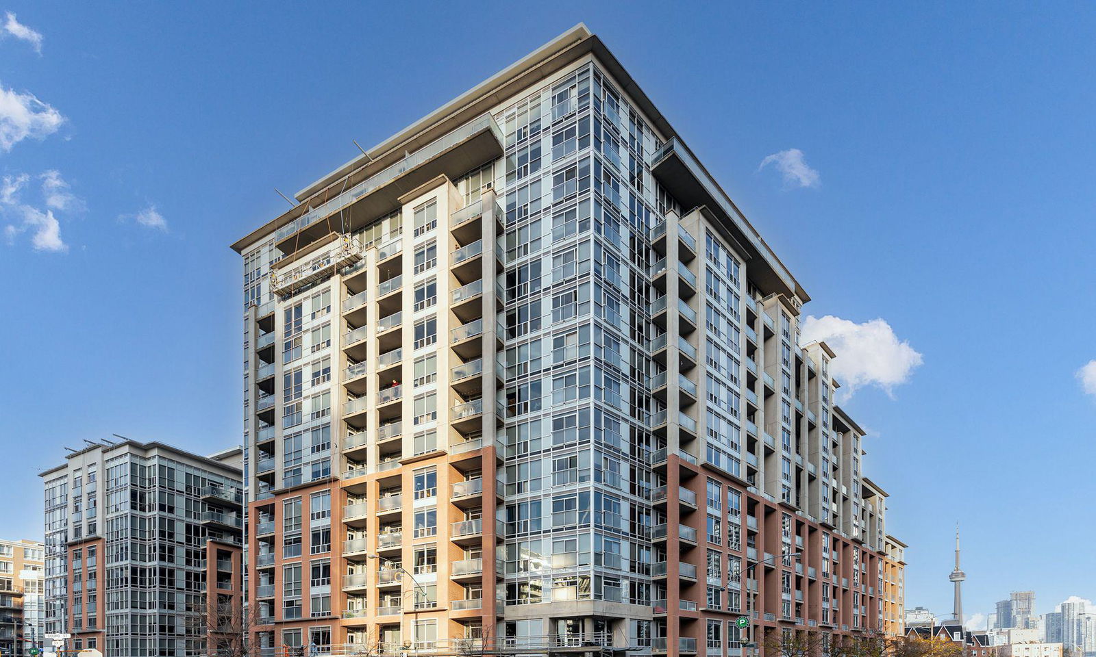 DNA Condos exterior