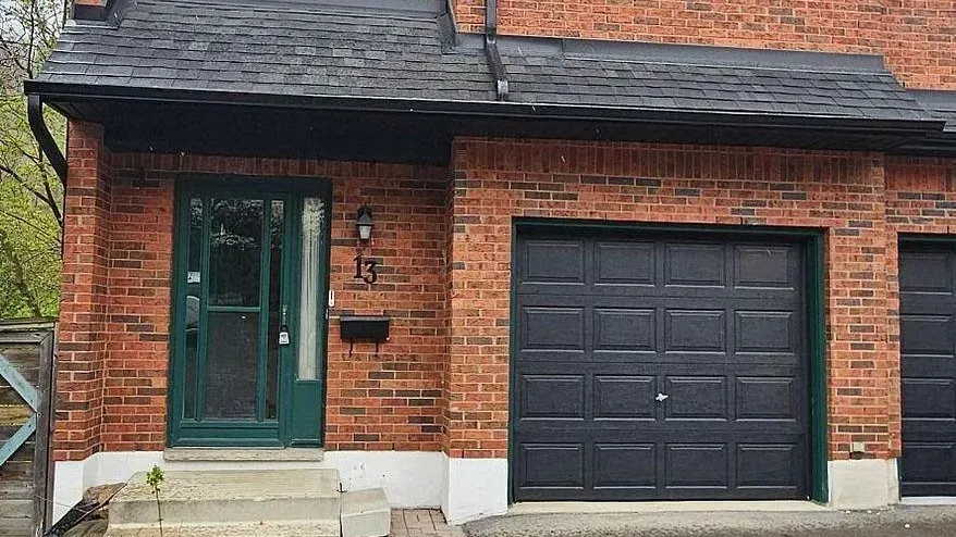 Highland Mews exterior