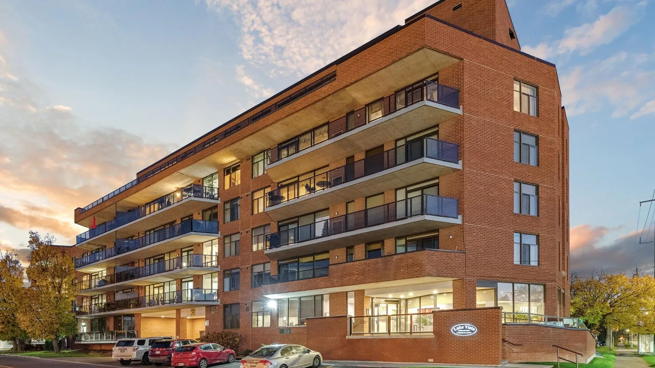 Lake Vista exterior