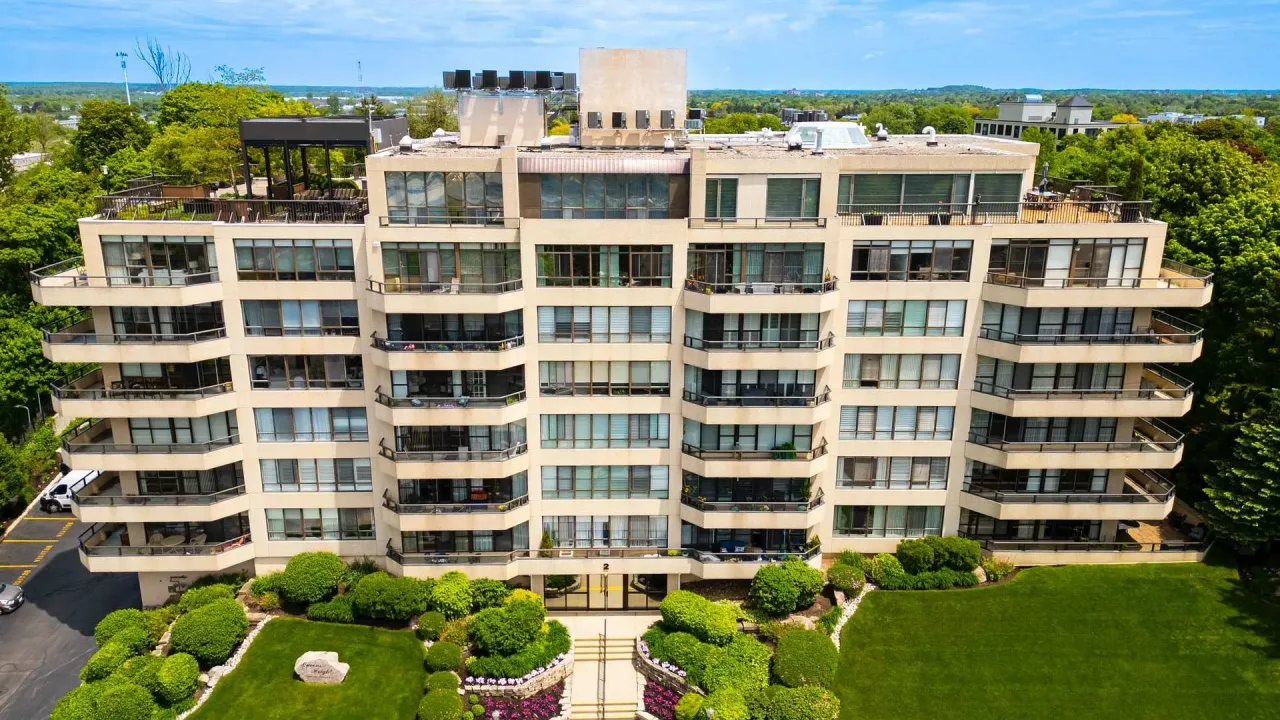 Queens Heights exterior