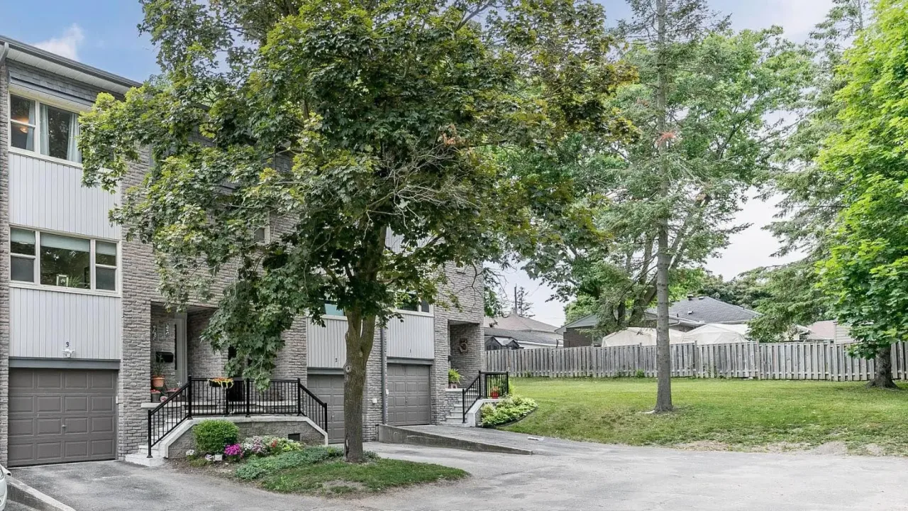 NORTH OWEN COURT exterior