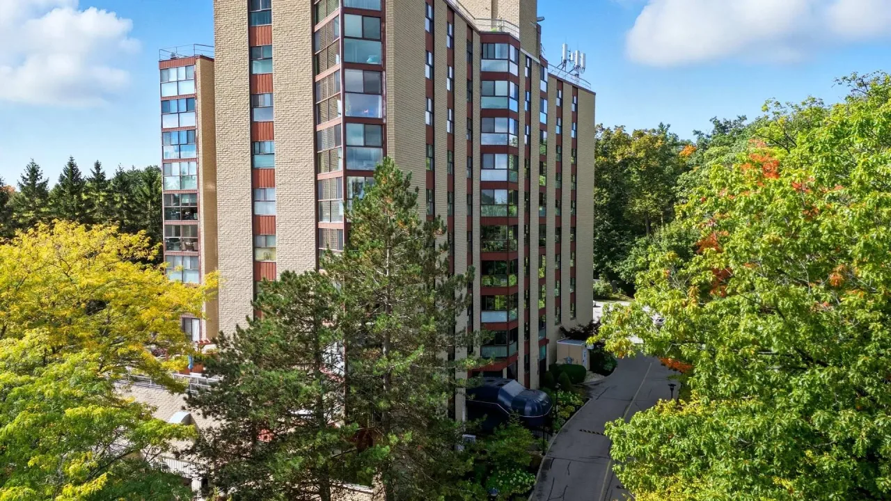 The Highlands By the Park exterior