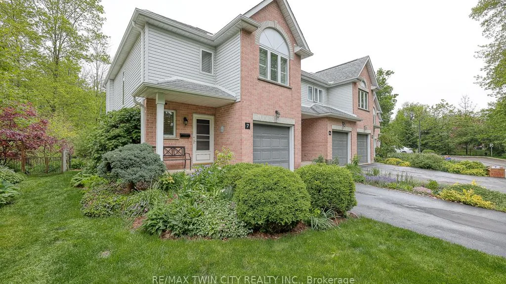 Forest Park Place exterior
