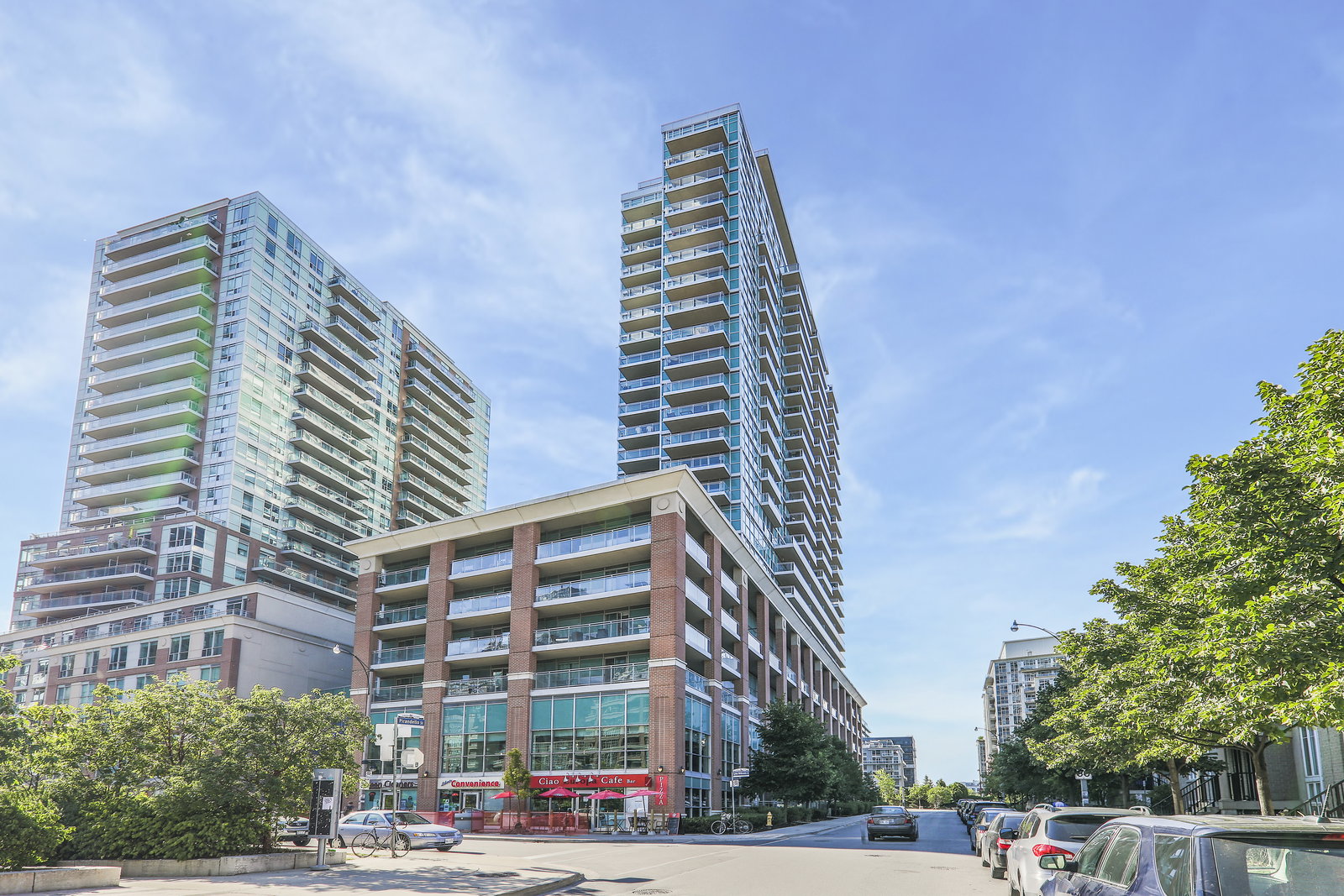 Zip Condos exterior