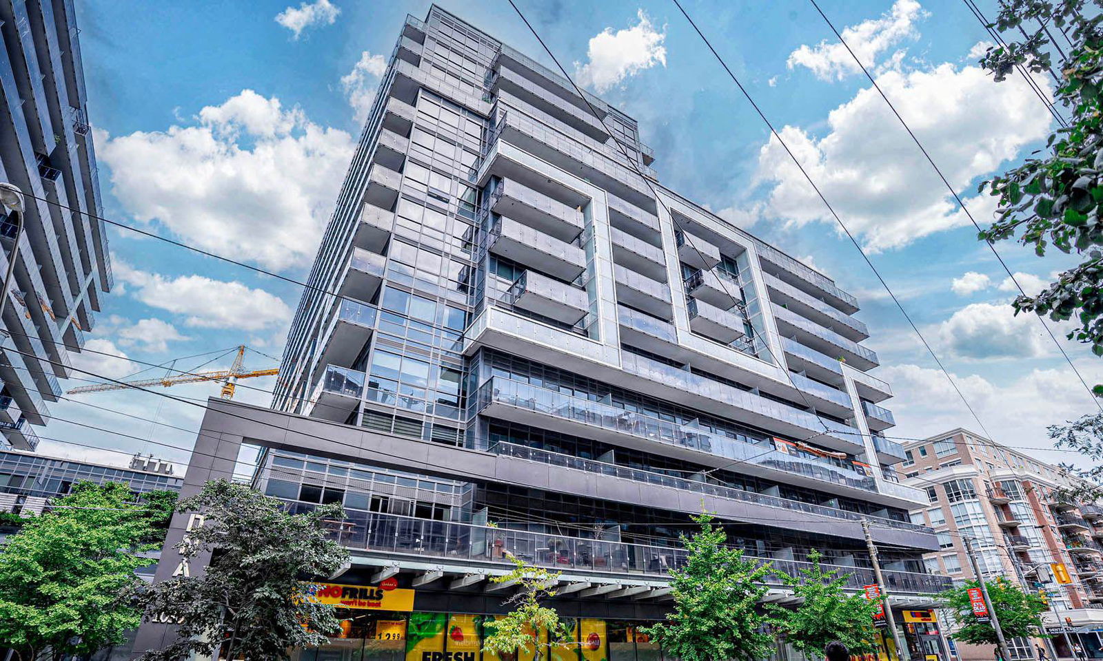 DNA 3 Condos exterior
