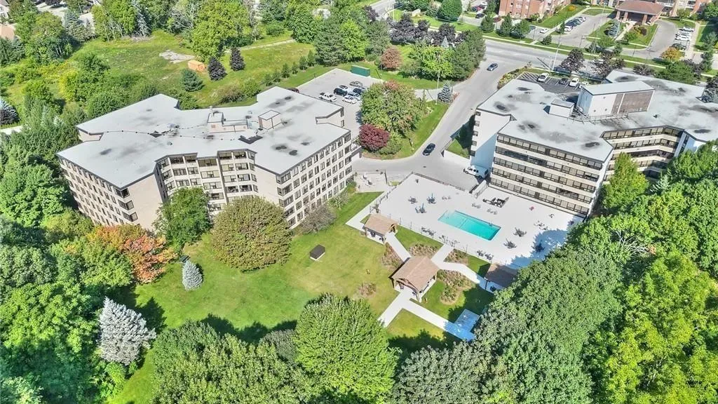 LOOKOUT VILLAGE-BLDG B condo building exterior