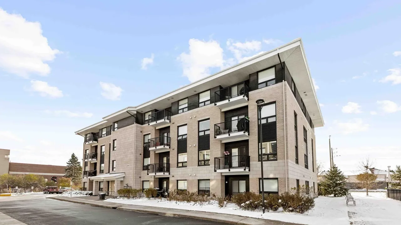 Hunt Club Flats exterior