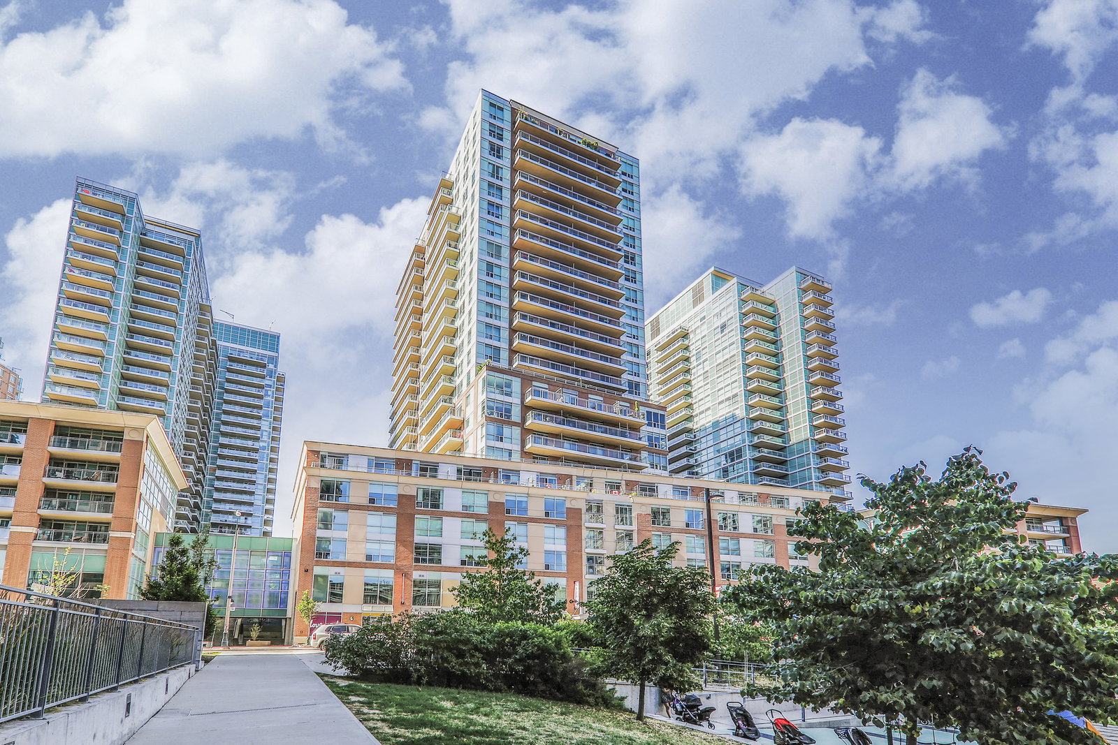 Battery Park Condos exterior