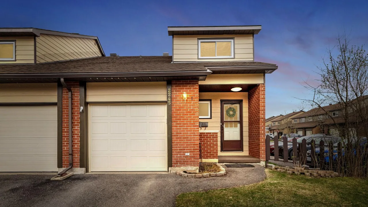 Carleton Condominium exterior