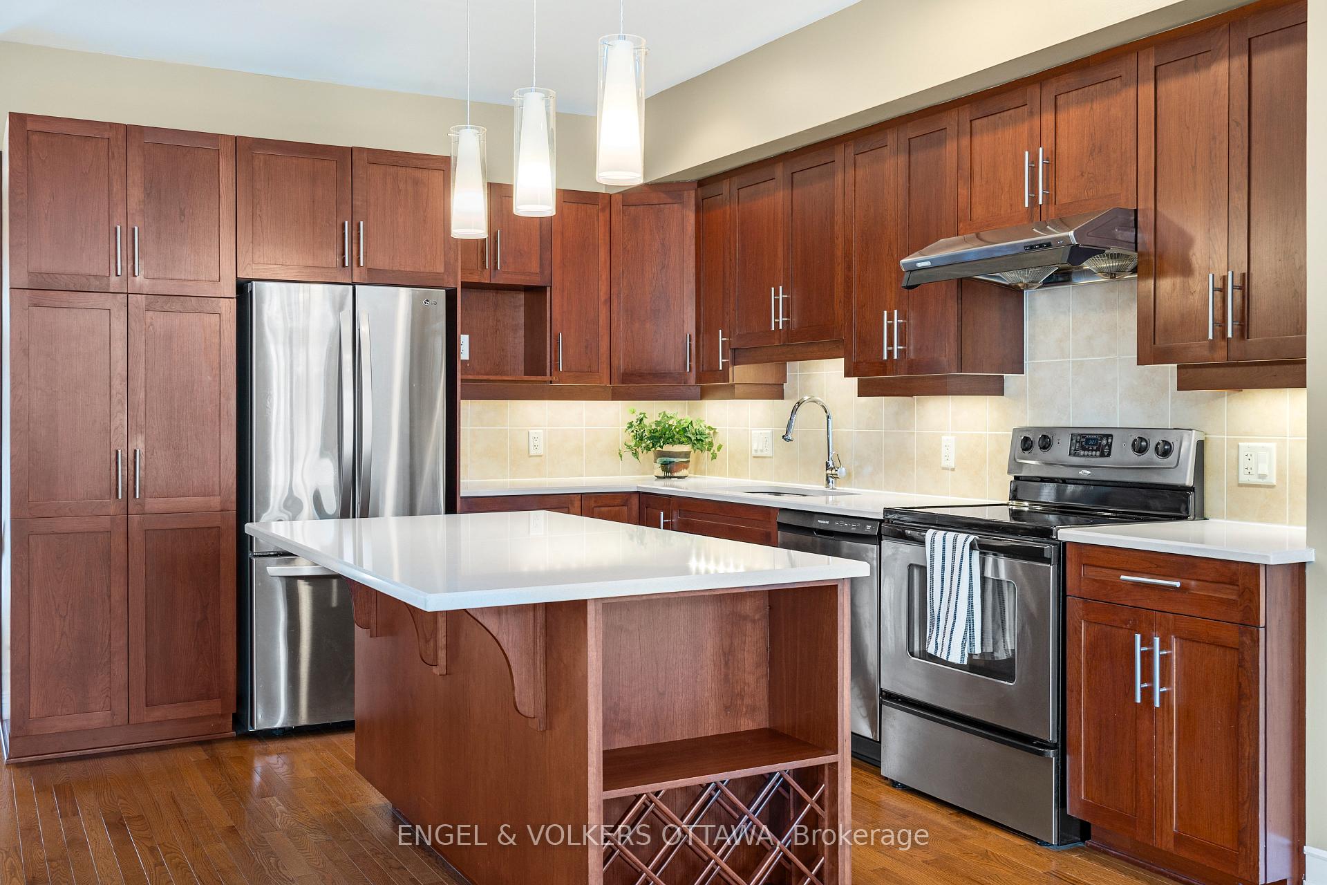 Photo 6 of 117 Encore Private, Ottawa, City View/Skyline/Fisher Heights/Parkwood Hills — HOMEH