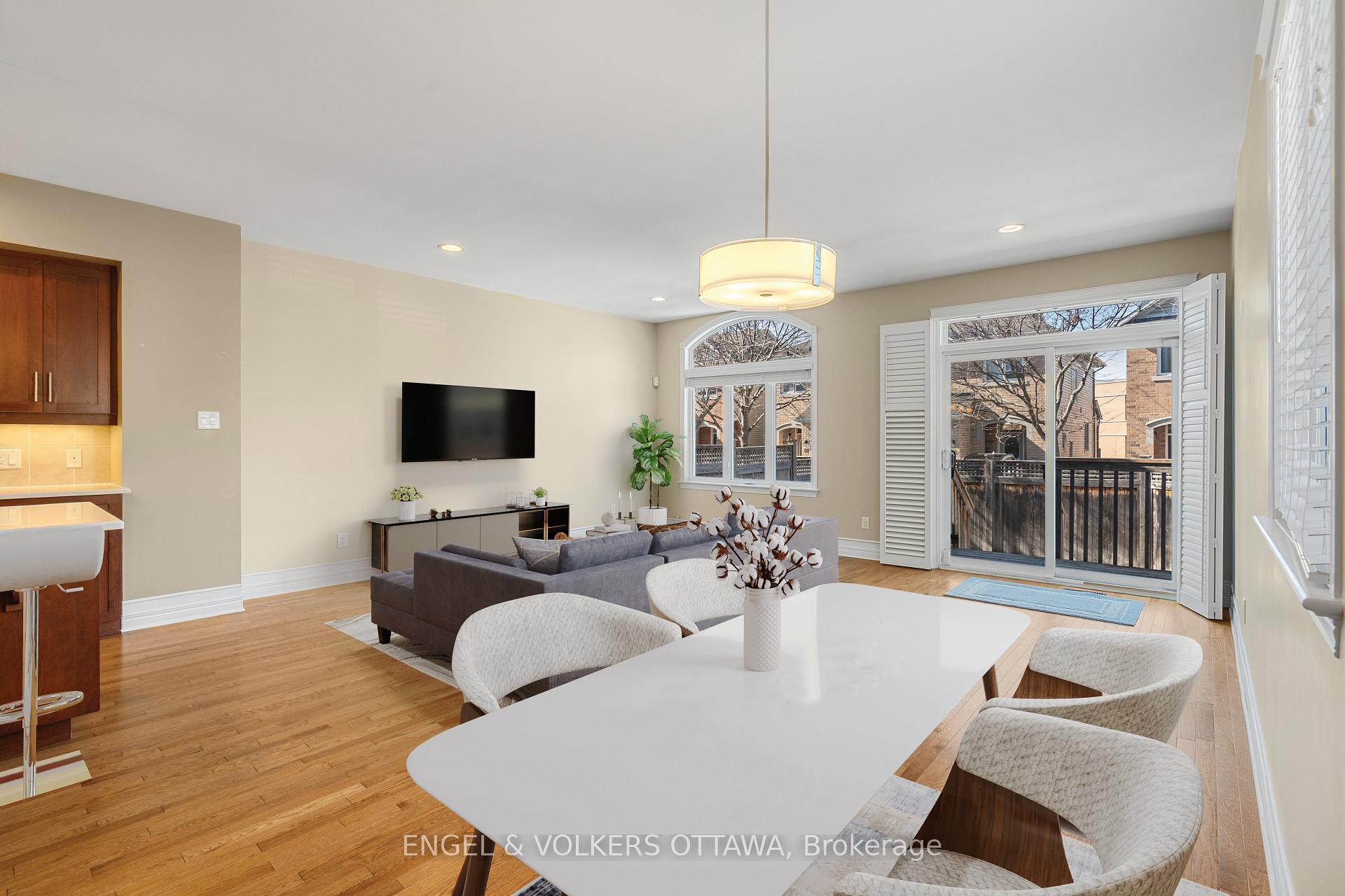 Photo 7 of 117 Encore Private, Ottawa, City View/Skyline/Fisher Heights/Parkwood Hills — HOMEH