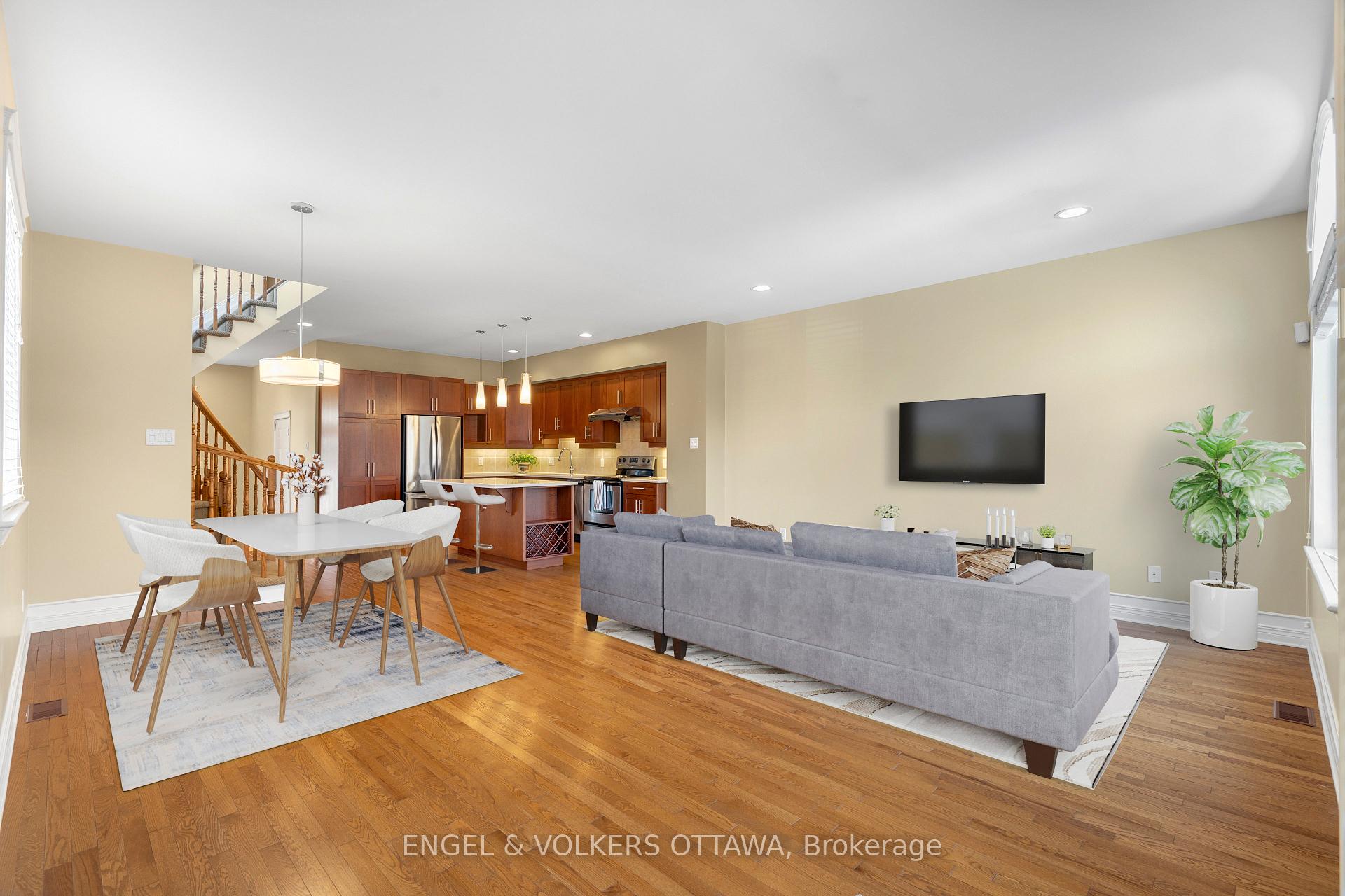 Photo 9 of 117 Encore Private, Ottawa, City View/Skyline/Fisher Heights/Parkwood Hills — HOMEH