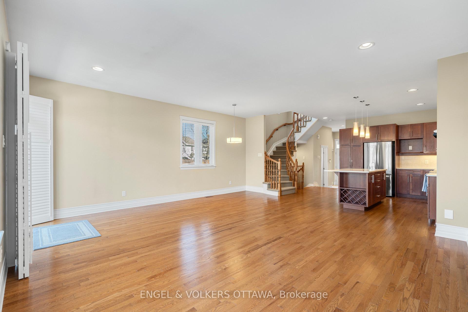 Photo 12 of 117 Encore Private, Ottawa, City View/Skyline/Fisher Heights/Parkwood Hills — HOMEH