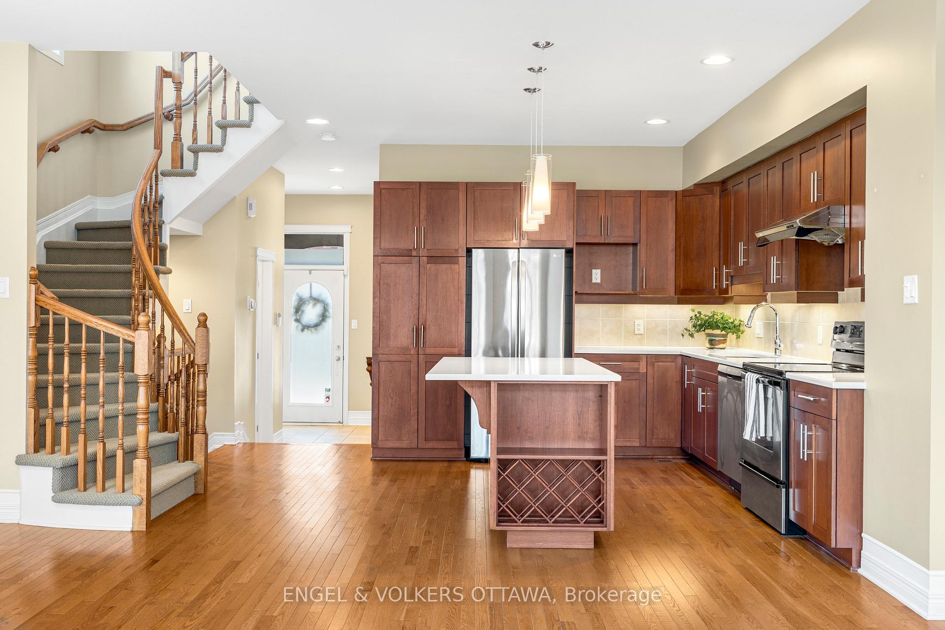 Photo 14 of 117 Encore Private, Ottawa, City View/Skyline/Fisher Heights/Parkwood Hills — HOMEH