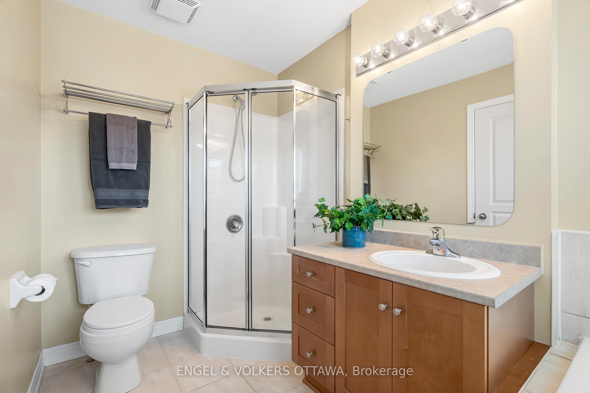 Photo 22 of 117 Encore Private, Ottawa, City View/Skyline/Fisher Heights/Parkwood Hills — HOMEH