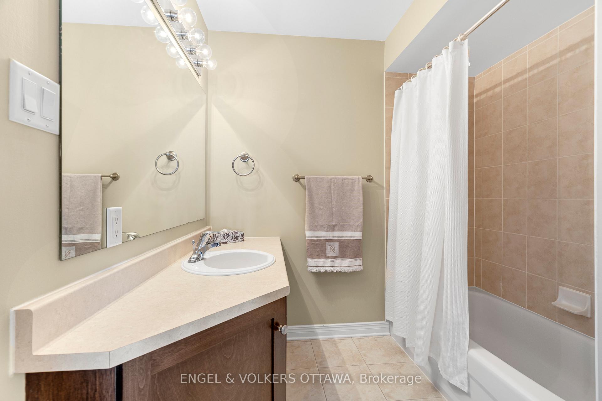 Photo 27 of 117 Encore Private, Ottawa, City View/Skyline/Fisher Heights/Parkwood Hills — HOMEH