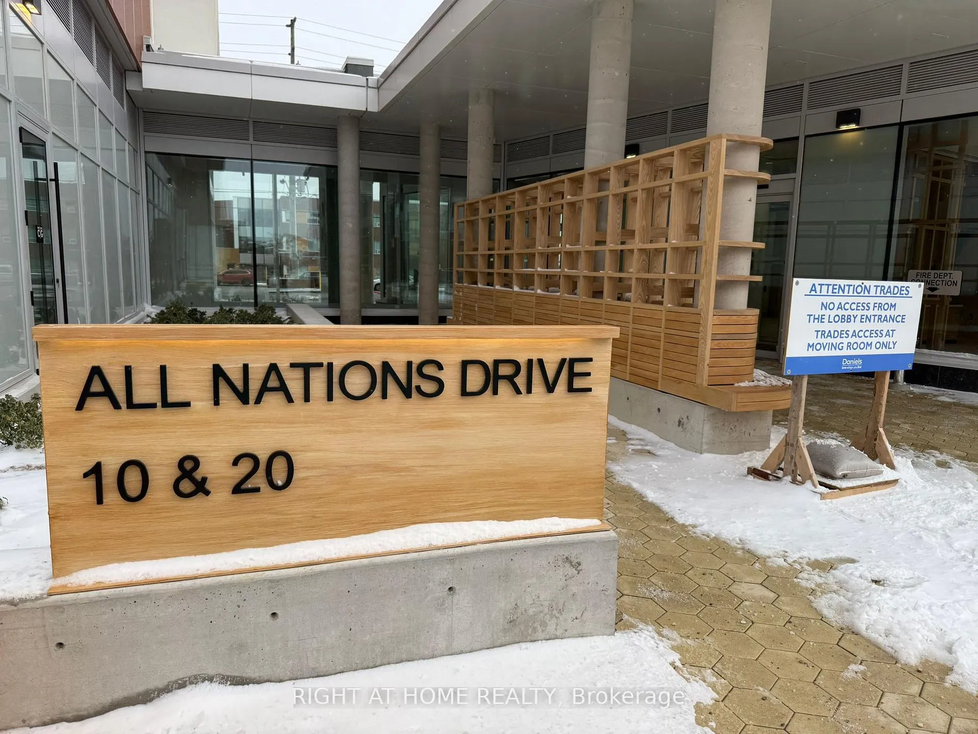 Photo 2 of Unit 914, 20 All Nations Drive, Brampton, Northwest Brampton — HOMEH
