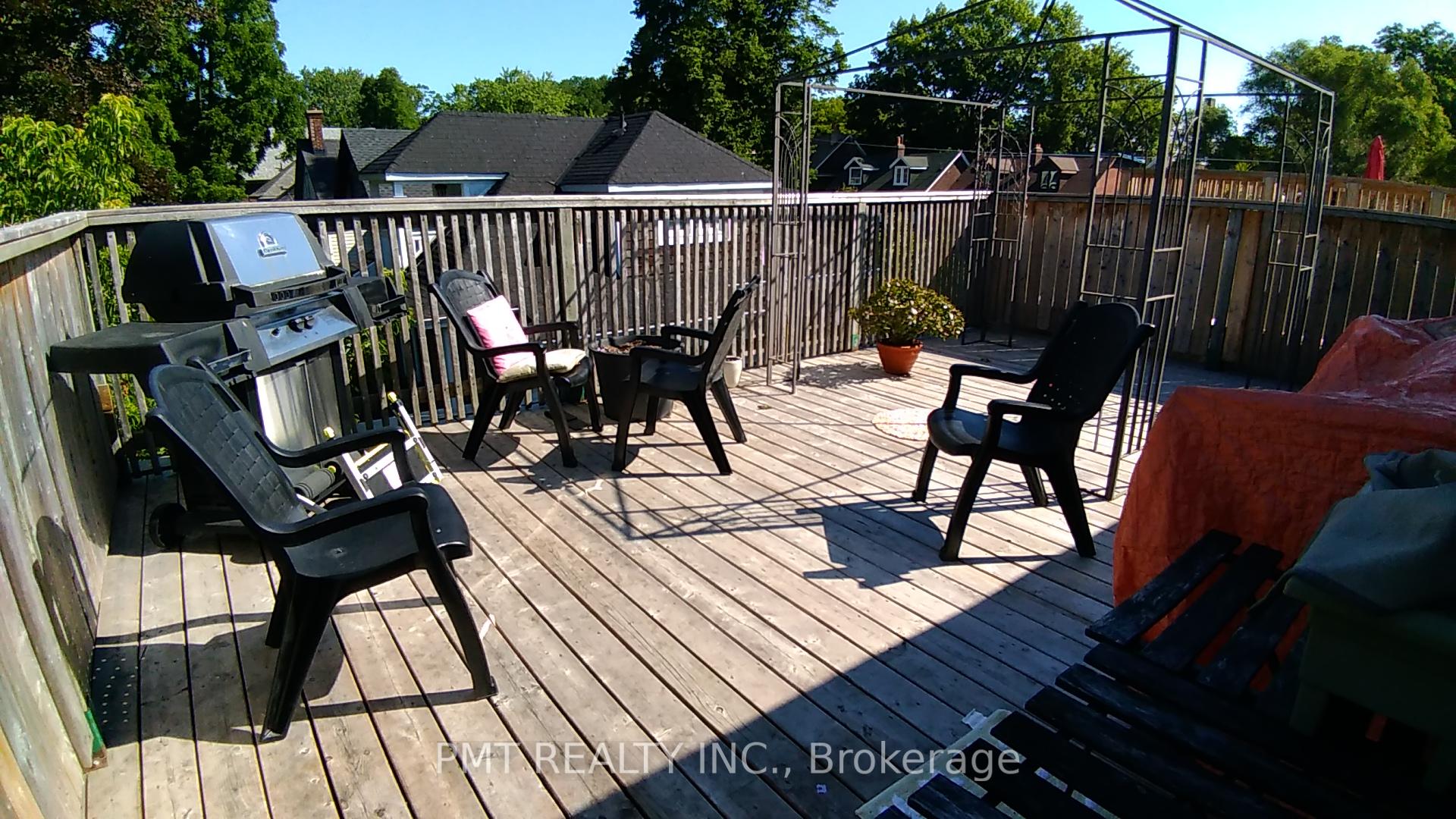 Photo 10 of Unit 4, 2064 Queen Street E, Toronto, The Beaches — HOMEH