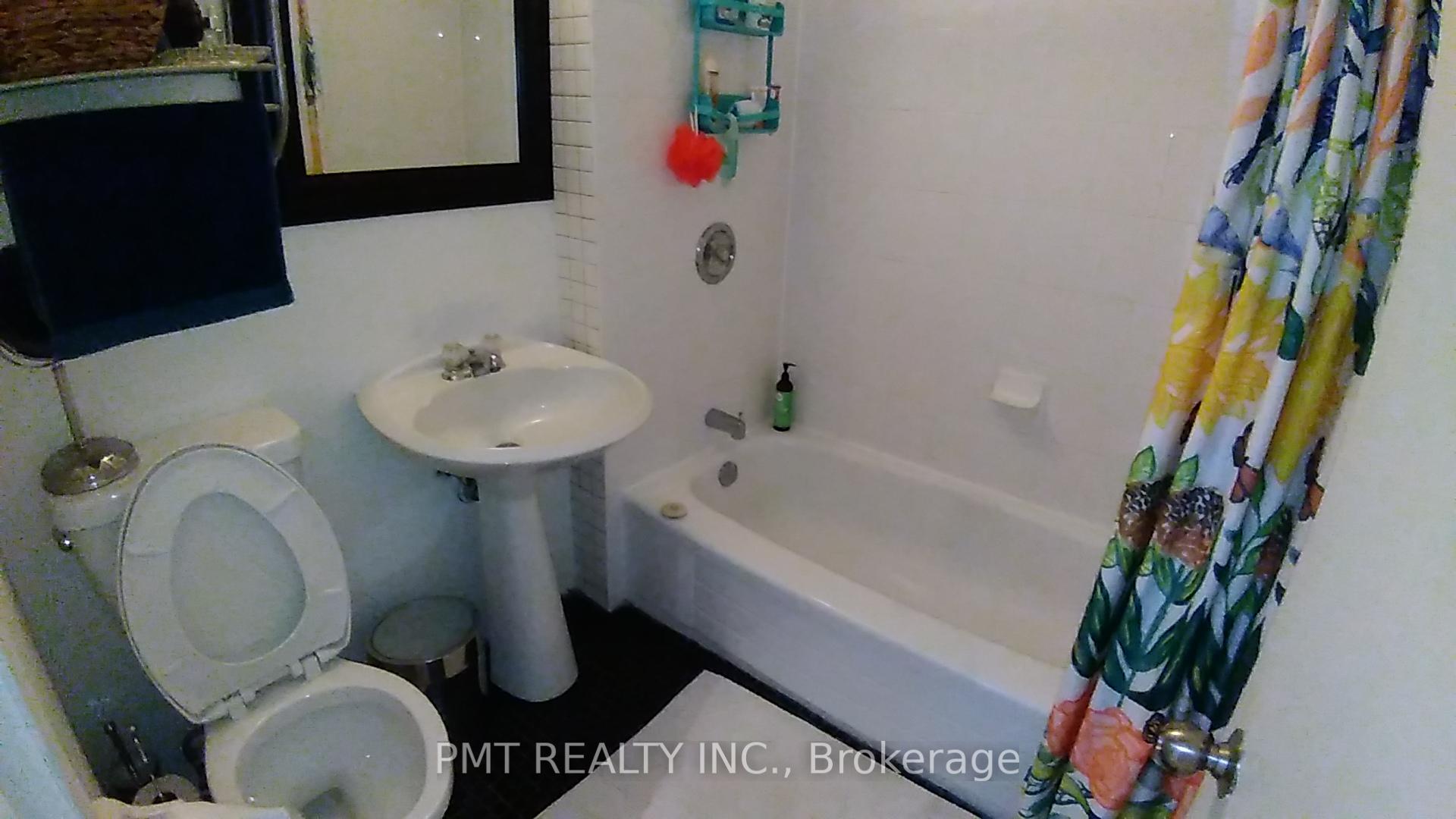 Photo 13 of Unit 4, 2064 Queen Street E, Toronto, The Beaches — HOMEH