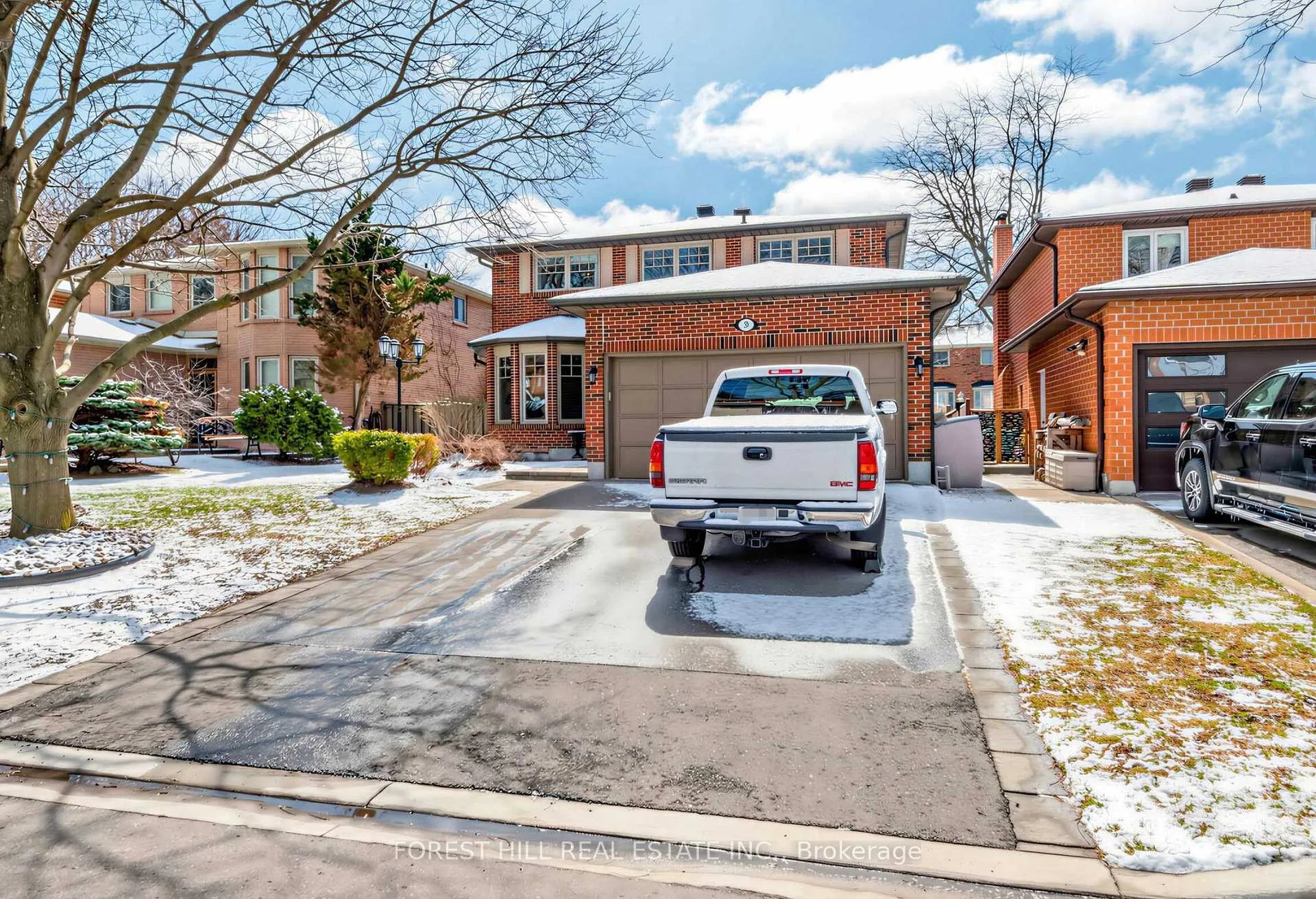 Photo 3 of 39 Freeman Road, Markham, Markham Village — HOMEH