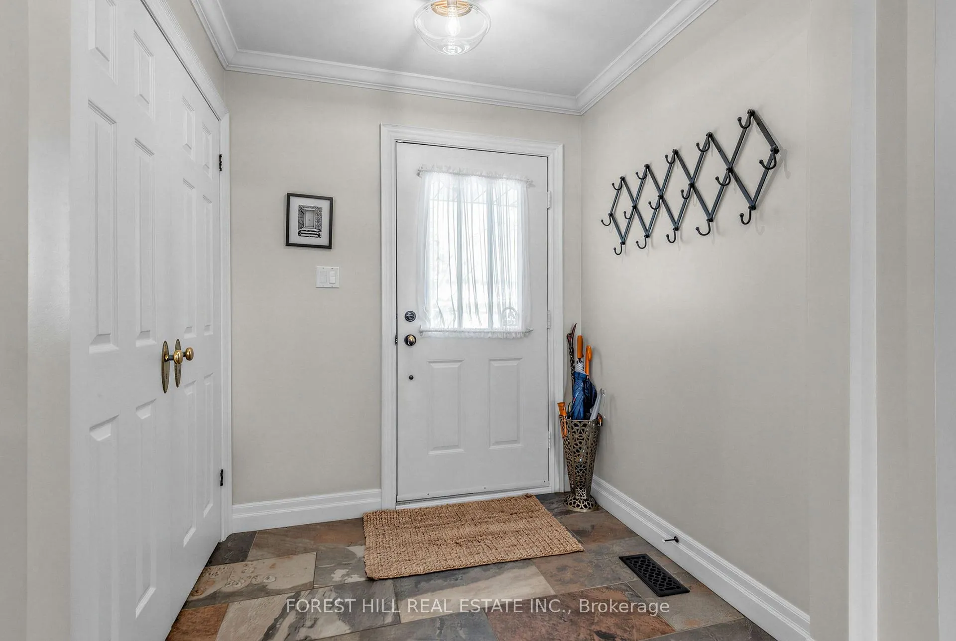Photo 5 of 39 Freeman Road, Markham, Markham Village — HOMEH