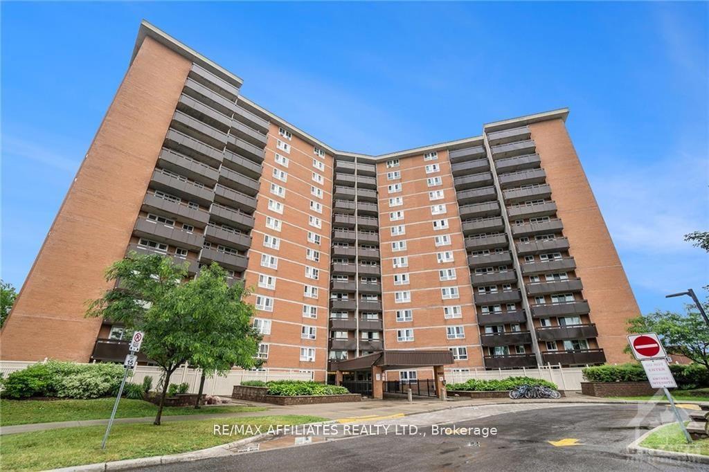 Front of Unit 717, 2000 Jasmine Crescent