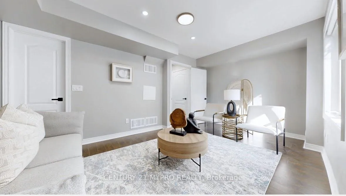 Photo 3 of 220 South Park Road, Markham, Commerce Valley — HOMEH