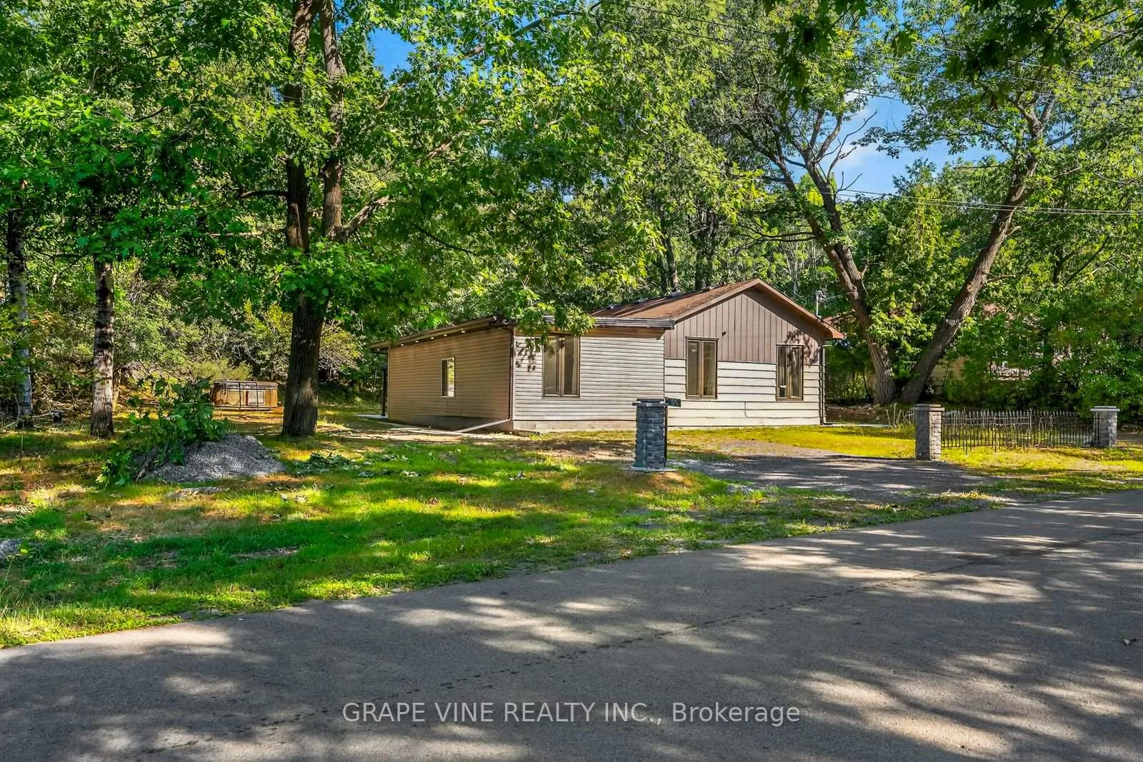 Photo 2 of 125 Hunter Crescent, Ottawa, Constance Bay — HOMEH