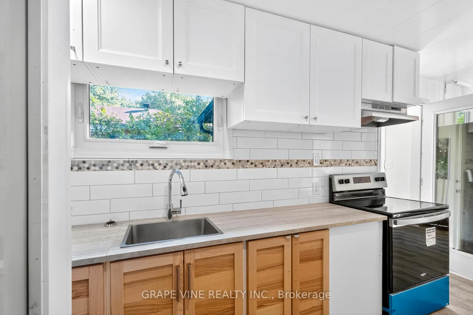 Photo 9 of 125 Hunter Crescent, Ottawa, Constance Bay — HOMEH