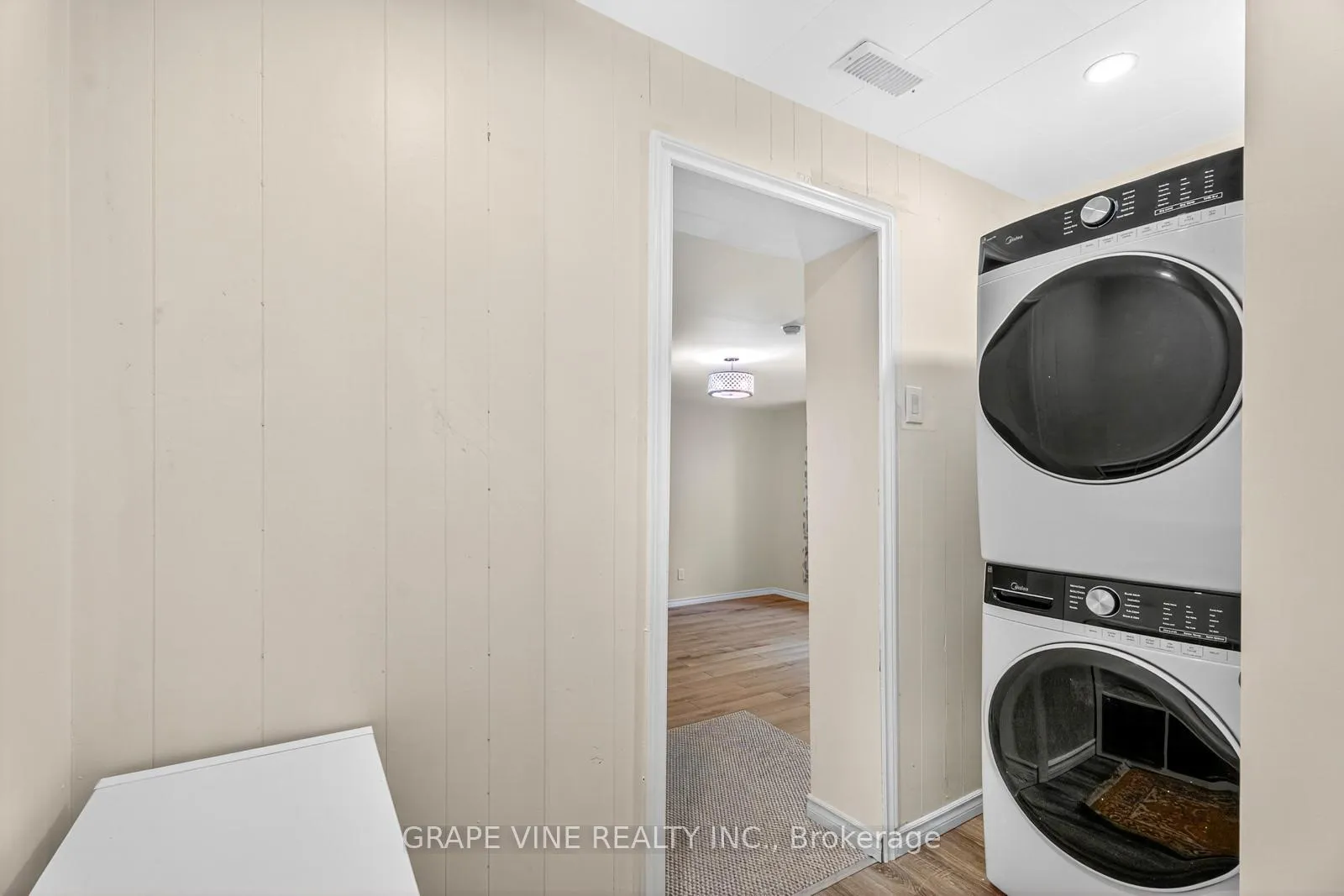Photo 24 of 125 Hunter Crescent, Ottawa, Constance Bay — HOMEH